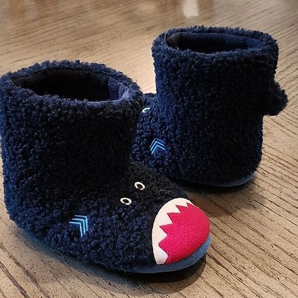 Shark totes size 11-12 - Picture 6 of 6